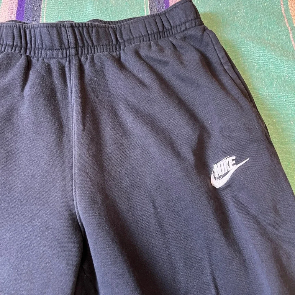 Nike Joggers Mens Medium Black Sportswear Fleece Tapered Sweatpants Futura Logo